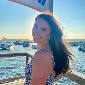 Meet your Posher, Chloe
